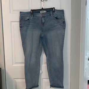 Torrid 22R stretch boyfriend denim
